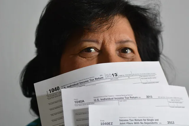 taxes, bills, 1040, woman, incomes, tax, fees, taxes, taxes, taxes, taxes, taxes, tax, tax, tax, fees, fees, fees, fees, fees. Payroll Tax Deposit Schedule: How a Small Business Avoids IRS Late Penalties